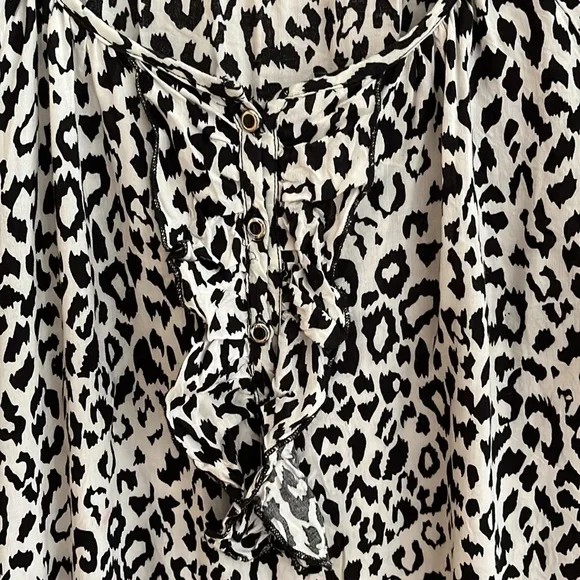 Criss Cross leopard print blouse size large - Picture 2 of 10